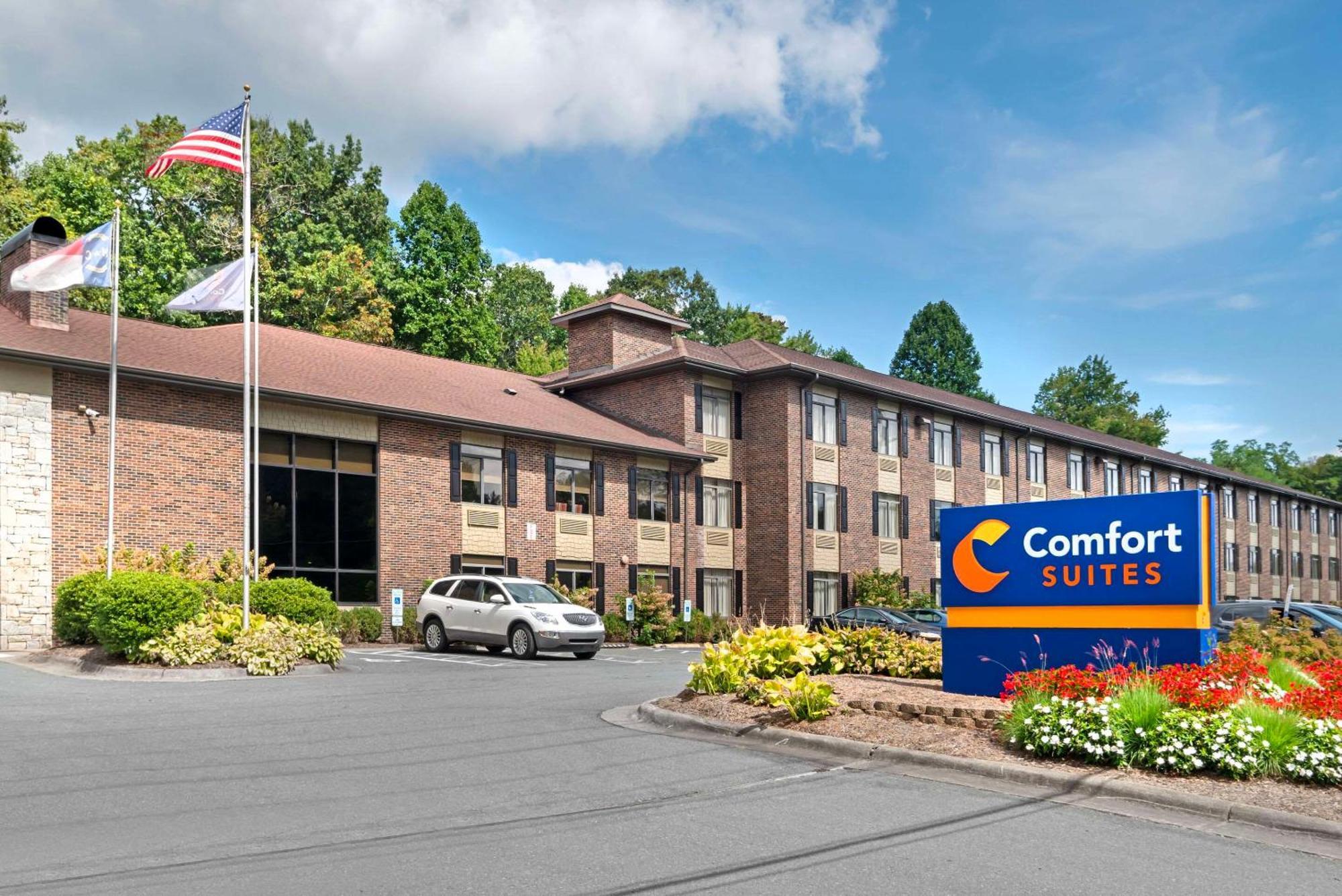 Comfort Suites Boone - University Area Exterior foto